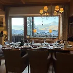 Cristina - Suedbalkon Mit Bergblick