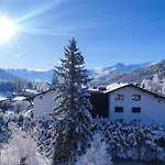 Cristina - Suedbalkon Mit Bergblick * Ζέεφελντ