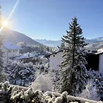 Cristina - Suedbalkon Mit Bergblick