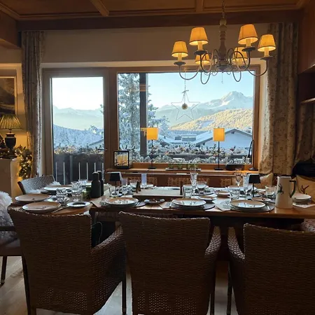 Cristina - Suedbalkon Mit Bergblick