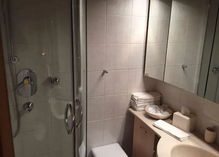 Cristina - Suedbalkon Mit Bergblick *