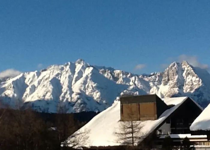 Cristina - Suedbalkon Mit Bergblick *