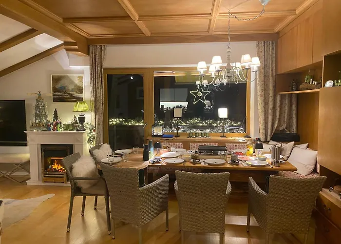 Cristina - Suedbalkon Mit Bergblick *